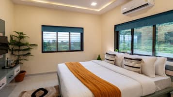 Luxury Villa, Garden View