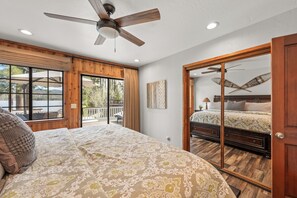 4 bedrooms, desk, travel cot, free WiFi - Lakefront Escape with Private Dock, Hot Tub, AC, EV charger, & Game Room (Big Bear Lake)