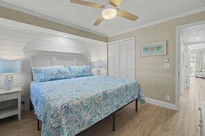 Room - New Listing! Fully Renovated Ground Floor Condo Steps From The Beach. (St. Augustine)