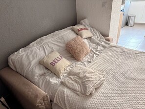 Room - Apartment sleeps 2 Corte center (Corte)