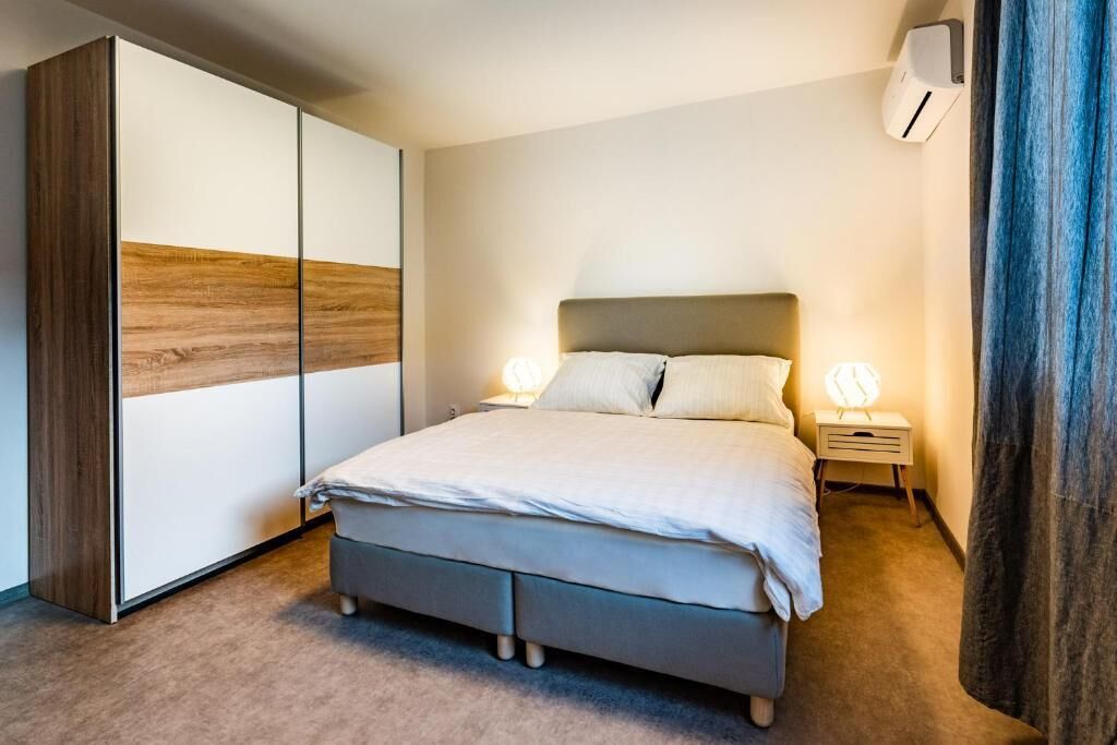 Deluxe Apartment, Garden View