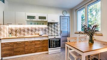 Deluxe-Apartment, Gartenblick | Eigene KĂŒche