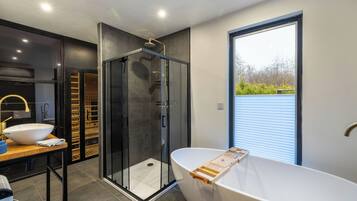 Chalet, Patio, Garden View | Bathroom