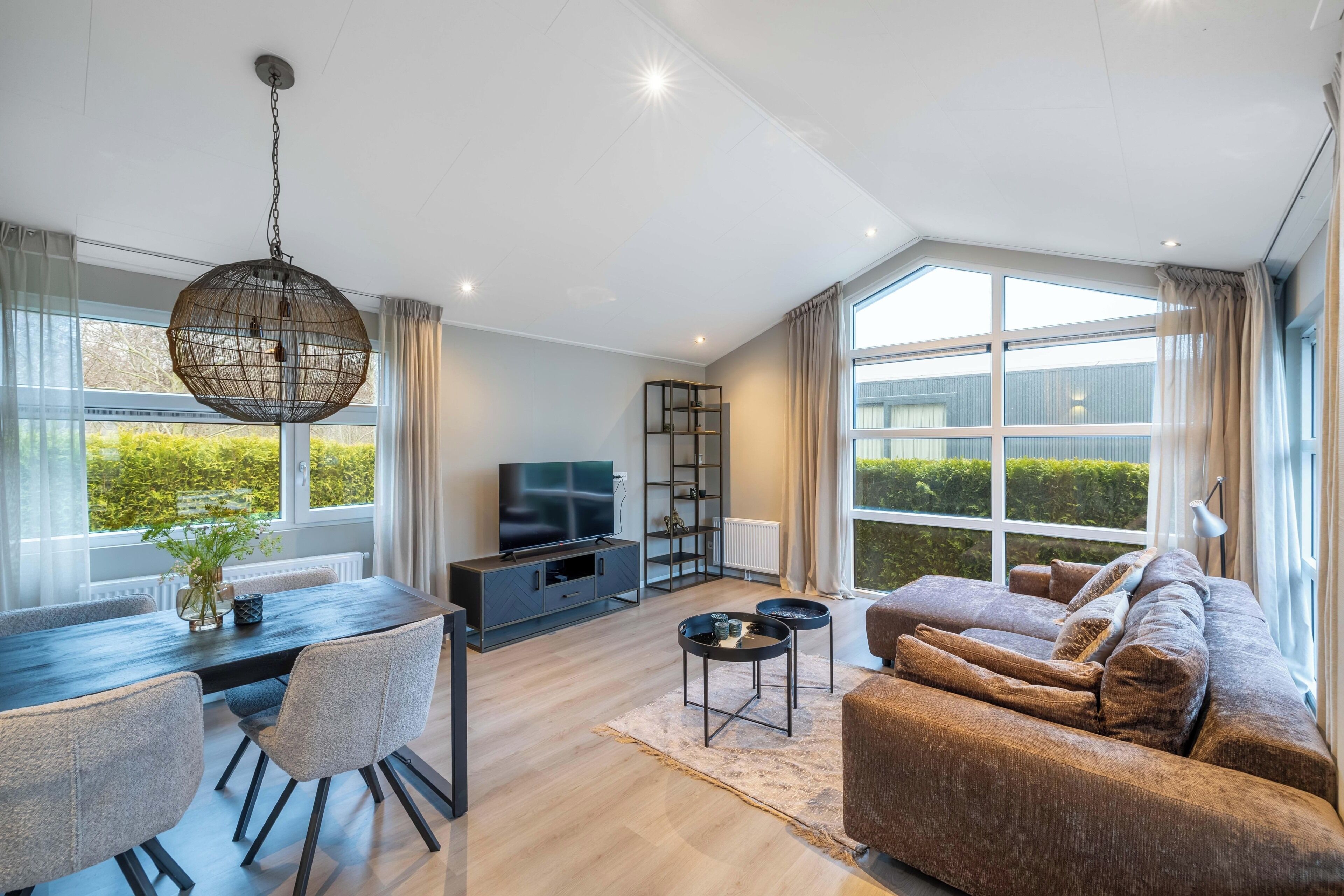 Deluxe Chalet | Living area