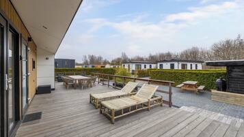 Deluxe Chalet | Outdoor dining