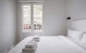 3 bedrooms, iron/ironing board, free WiFi, bed sheets - Modern & Bright 3-Bedroom Apartment in Exclusive Salamanca District (Madrid)