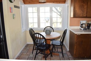 Kitchen breakfast nook - Morning Song | 4BR Waterfront • Pier • Screened Porch (Chincoteague Island)