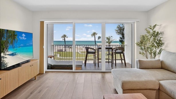 Living area - Gulf-View Beachfront Condo – Unit 203 – Longboat Key (Longboat Key)
