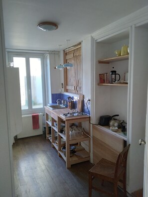 Interior - Downtown apartment with garden (Avallon)