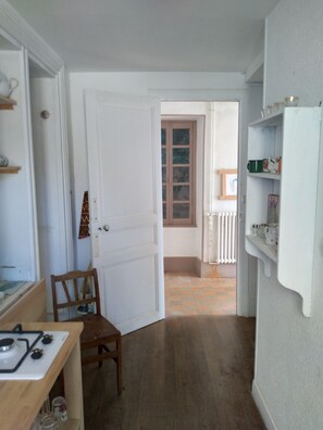 Interior - Downtown apartment with garden (Avallon)