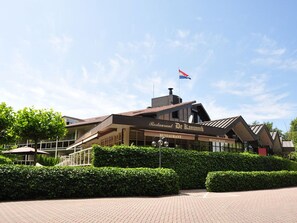 Exterior - Warm Stay! Sauna, Indoor Swimming Pool, & Short Walk to Schoorl Beach (Schoorl)