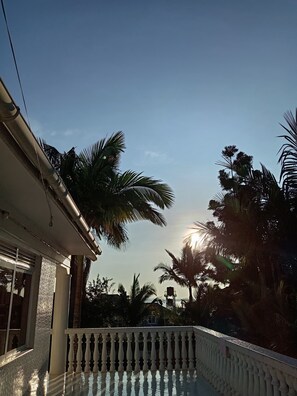 Lake - Island Inn  (Entebbe)