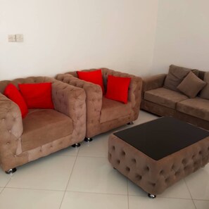 Living area - Island Inn  (Entebbe)