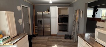 Charming 2-bedroom house with Huge Deck in Macon