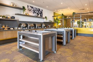 Dining - Sittard Wellness Stay – Cozy Rooms with Access to Spa, Gym & Sauna - 3 Units (Sittard)