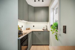 Private kitchen - Charming Bergen Townhouse - 4 Bedrooms! (Bergen)
