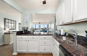 Fridge, microwave, oven, stovetop - Watch Sunday fireworks at Northside Park From Your Balcony! (Ocean City)