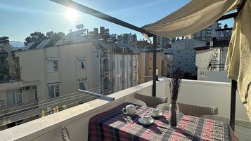 Family Suite, 2 Bedrooms, Mountain View | Outdoor dining