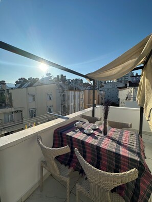 Suite familiar, 2 habitaciones, vistas a la montaña | Balcón