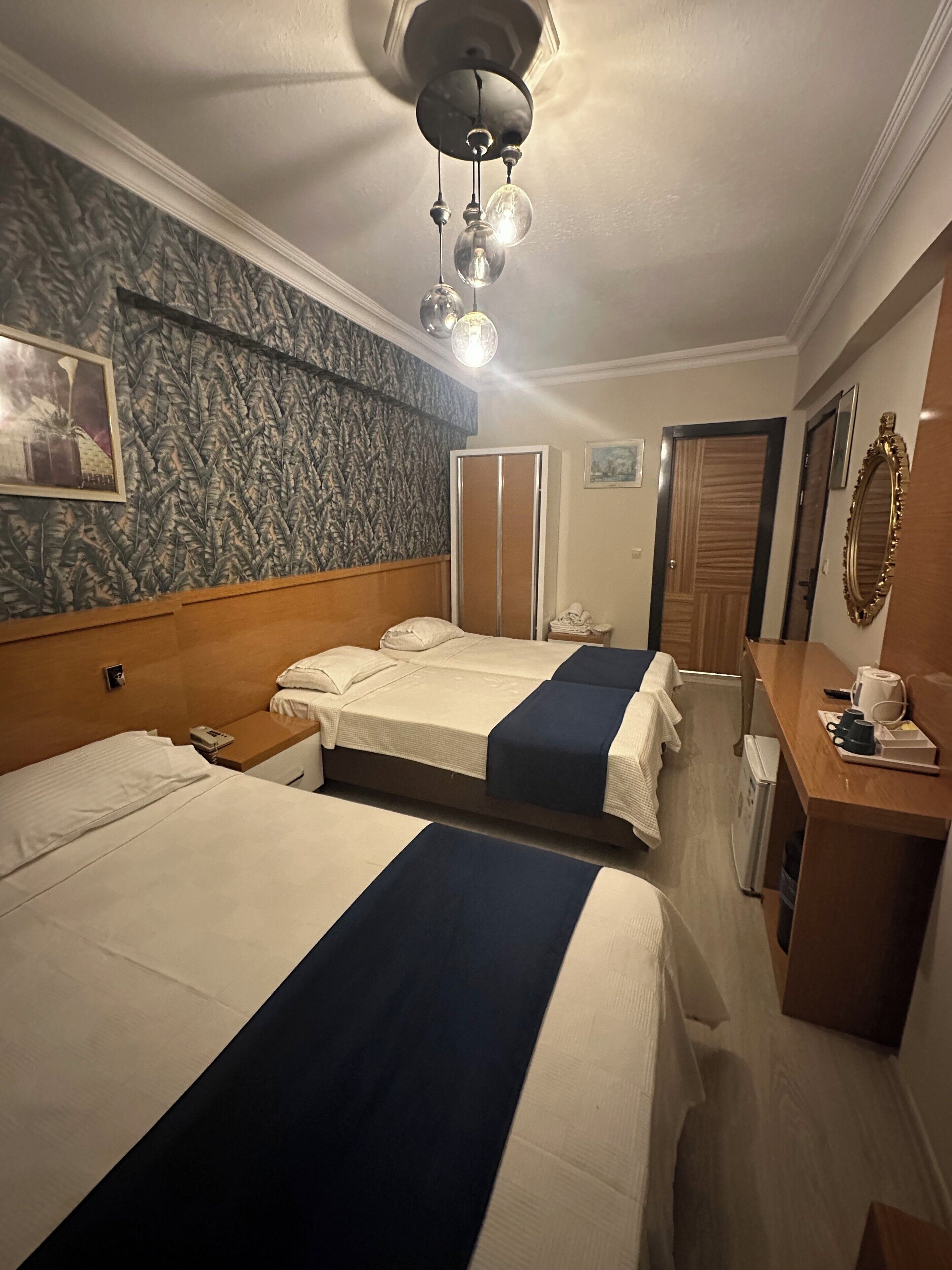 Habitació júnior, vistes al pati