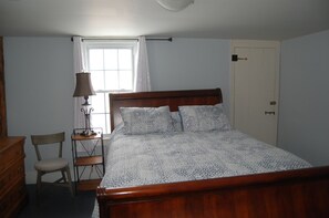 4 bedrooms, internet, bed sheets - Monthly or Short Term Stay Available (Weston)