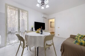 Dining - Casa Sole e Mare with Mountain View, Wi-Fi and Air Conditioning (Palermo)