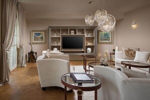 TV - Villa Hermitage – The Grand Retreat<br>Elegant villa for up to 12 guests with private pool, situated 2 km from the sea. (Vabriga)