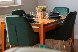Dining - Spacious Apartment | Balcony and Workspace (Warszawa)