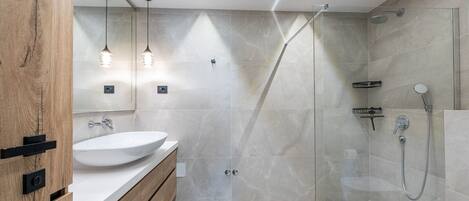 Shower, towels