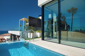 Outdoor pool, a heated pool - Lux 250 m NEW F Villa with heated pool, ocean view (Costa Adeje)