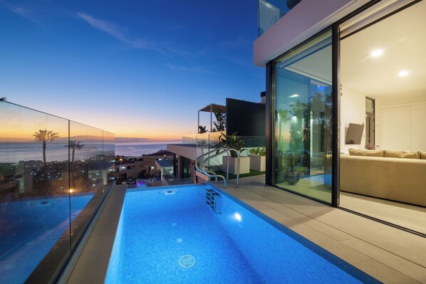 Outdoor pool, a heated pool - Lux 250 m NEW F Villa with heated pool, ocean view (Costa Adeje)