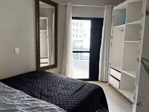 Iron/ironing board, WiFi, bed sheets - Spacious apartment 160m from the beach, 3 bedrooms, barbecue. (Itapema)