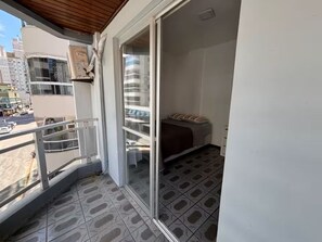 Property grounds - Beachfront - Sleeps 10 - Spacious (Jaraguá do Sul)