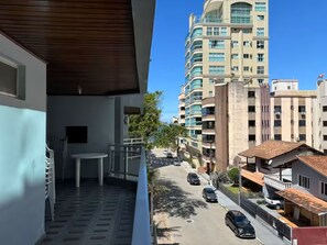 Property grounds - Beachfront - Sleeps 10 - Spacious (Jaraguá do Sul)