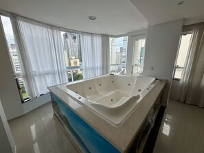 Interior - Duplex Penthouse with Hot Tub, BBQ and 4 Suites (Itapema)