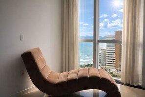 Interior - Duplex Penthouse with Hot Tub, BBQ and 4 Suites (Itapema)