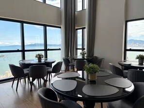 Dining - Ocean View & Comfort Modern Flat with King Suite (Itapema)