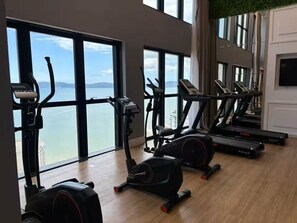 Fitness facility - Ocean View, Modern Suite for up to 3 People (Itapema)