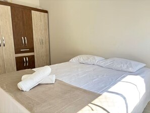 Fer et planche Ă repasser, Wi-Fi, literie fournie
