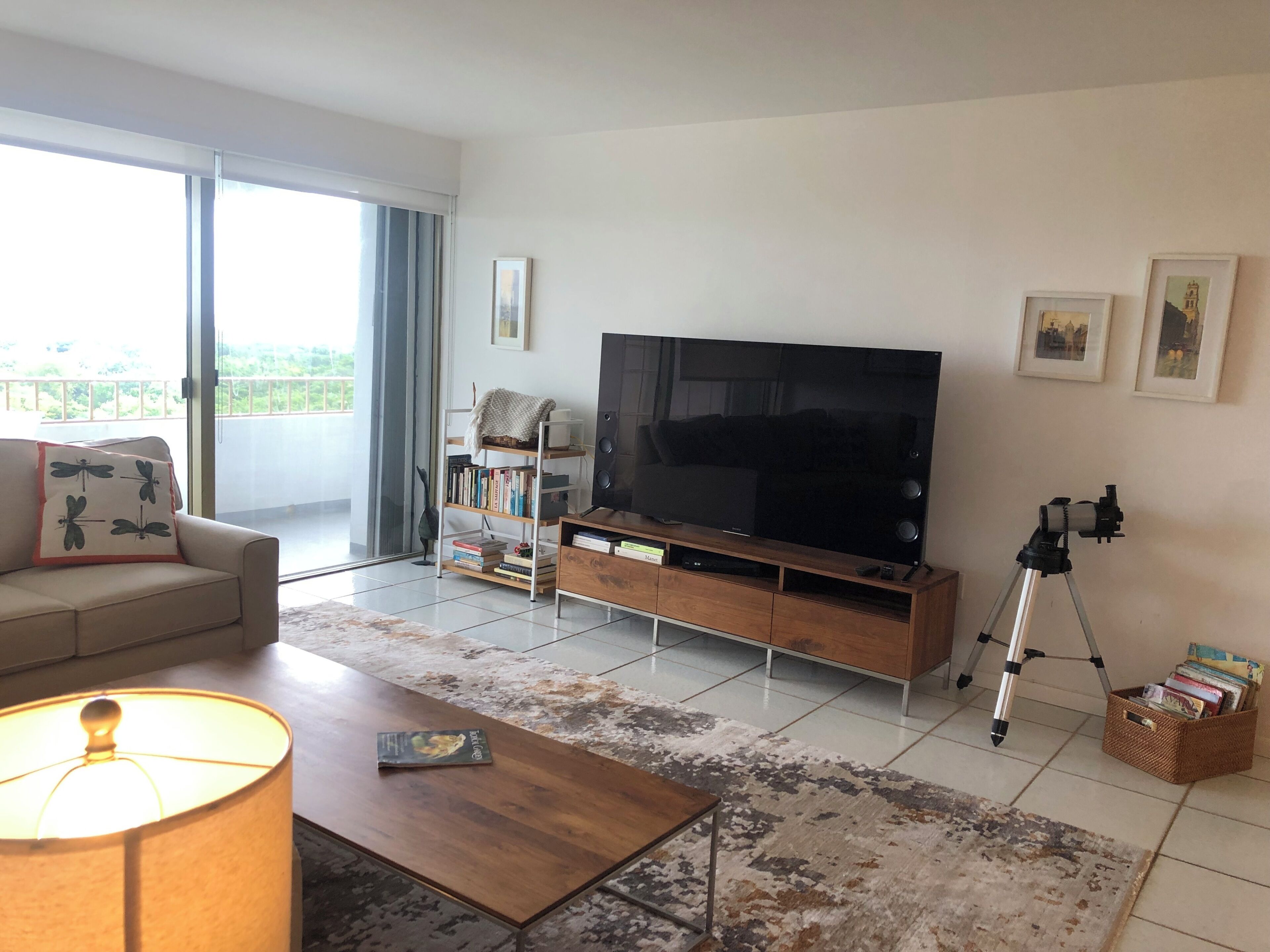 2-bdrm Apt W/ Stunning Views + Private Beach Access And Exclusive Location. - Key Biscayne, FL