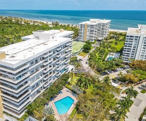 Exterior - 2-bedroom apt w/ stunning views in Key Biscayne, featuring private beach access. (Key Biscayne)