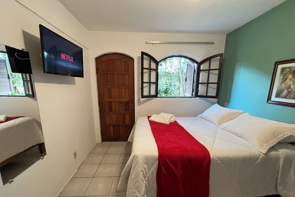 Standard Apartment, Valley View