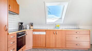 Kühlschrank, Ofen, Herdplatte, Geschirrspüler