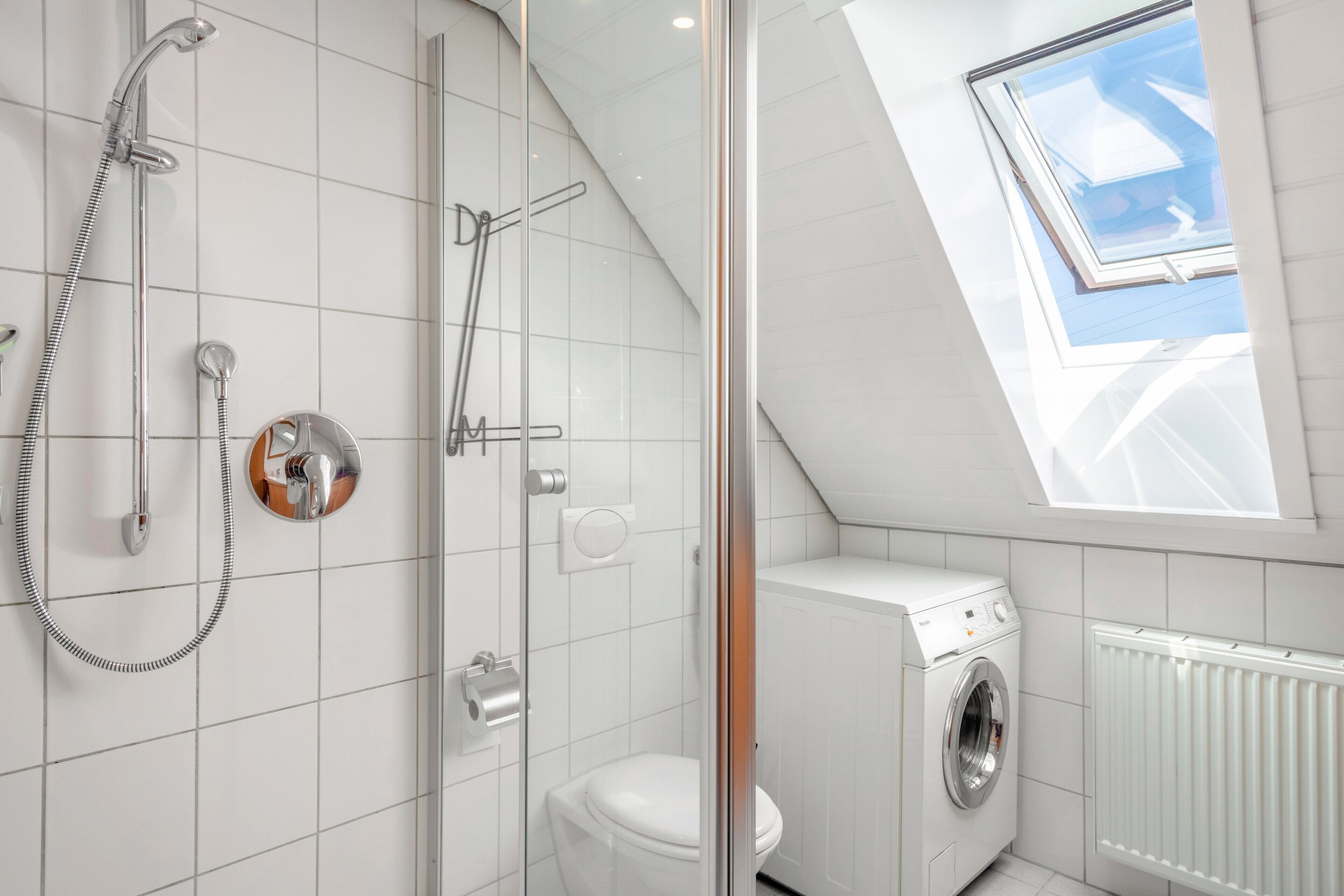 Shower, towels