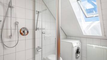 Shower, towels