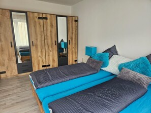 2 bedrooms, iron/ironing board, WiFi, bed sheets