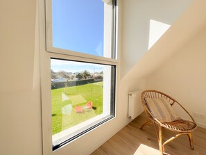 Interior - Ty Nevez – Holiday Home with Private Terrace, Garden & Wi-Fi in Penmarch (Penmarch)
