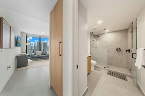 Shower, hair dryer, towels, shampoo - Luxury 1BR | Rooftop Pool | 1 Mile FIFA Fan Fest (Miami)