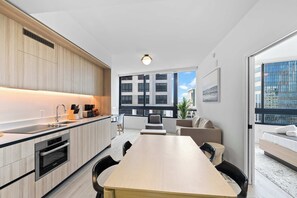 Fridge, microwave, oven, stovetop - One-Bedroom for World Cup | Near FIFA Fan Fest (Miami)