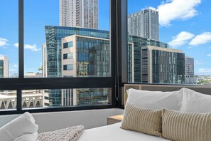 Interior - 1BR Steps to FIFA Fan Fest · Rooftop Pool (Miami)